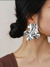 Load image into Gallery viewer, Silver Wave Earrings - B93
