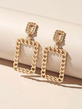 Load image into Gallery viewer, Gold Square Chain Earring - GW
