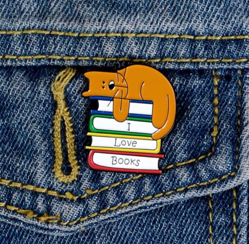 *“I Love Books” Pin - D25