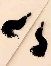 Load image into Gallery viewer, *Black Tassel Earring - B24S3
