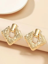 Load image into Gallery viewer, *Gold Geometric Earrings - B8S3
