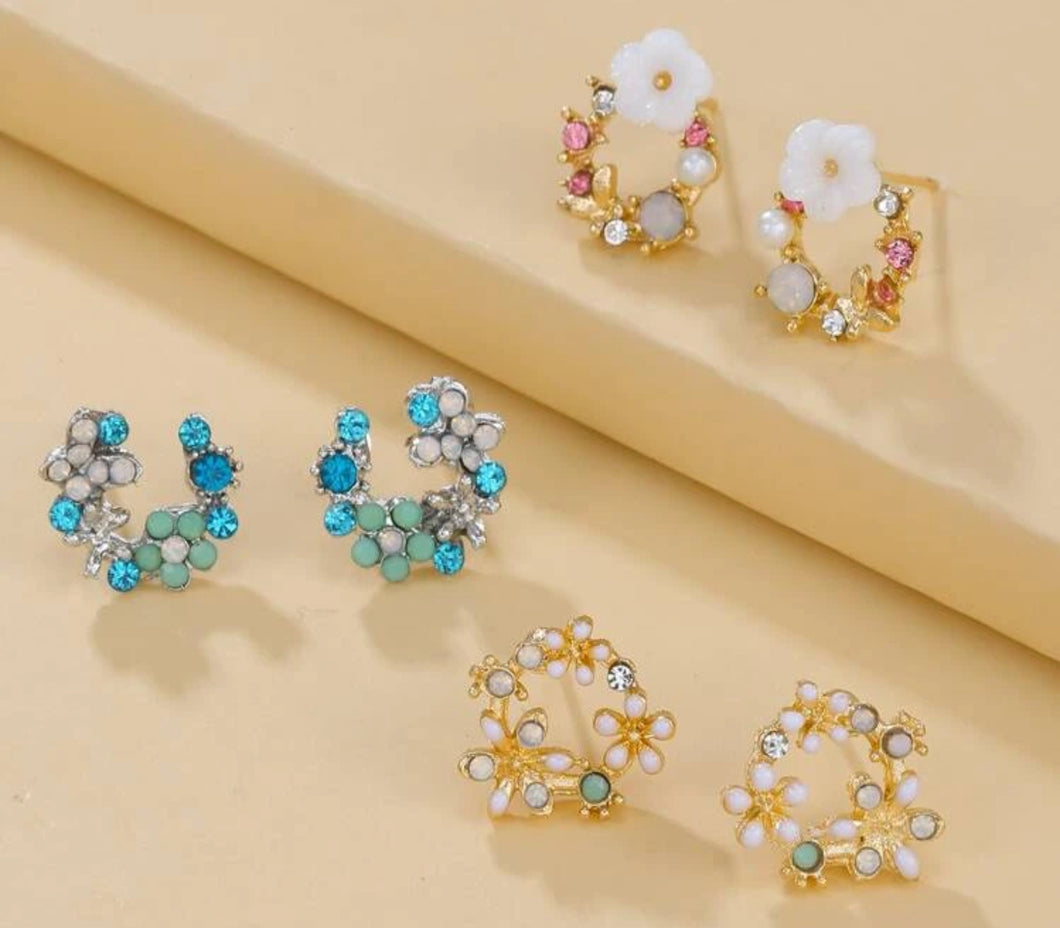 *Off White Flower Earrings - G1