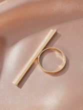 Load image into Gallery viewer, *Gold Bar Ring - D56
