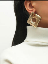 Load image into Gallery viewer, *Gold Geometric Earrings - B8S3
