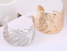 Load image into Gallery viewer, Silver Leaf Bracelet - B28S3
