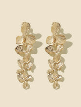 Load image into Gallery viewer, Flower Tier Earrings - B8S1
