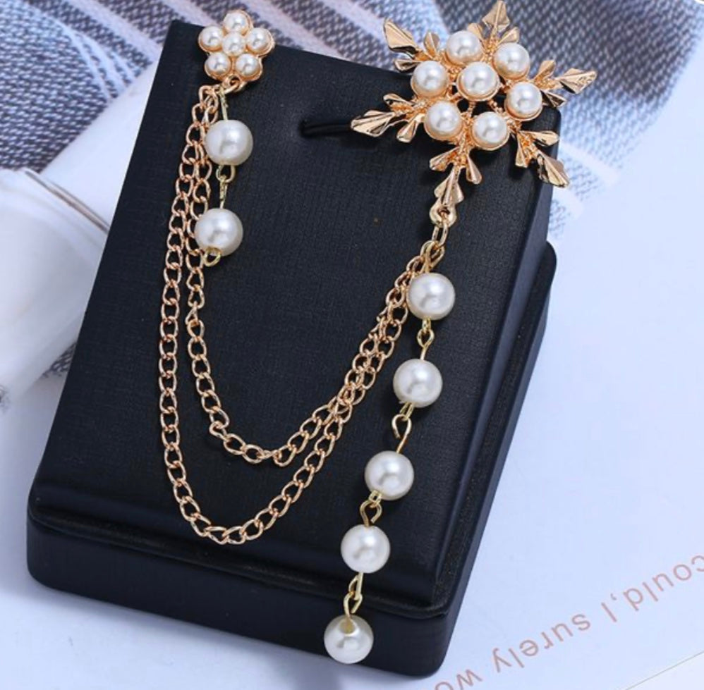 *Pearl & Gold Brooch - P2