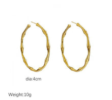 Load image into Gallery viewer, *Gold Bone Hoops - S1
