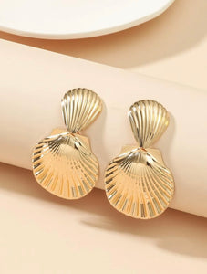Gold Shell Earrings - B3S3*