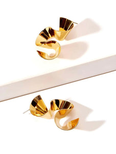 Gold Swirl Earrings B21S2