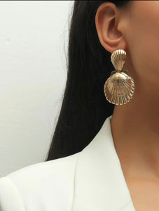 Gold Shell Earrings - B3S3*