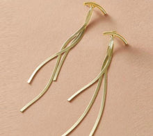 Load image into Gallery viewer, *Long Moon Gold Earring -  T1
