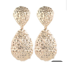 Load image into Gallery viewer, *Gold Shell Earrings - N2
