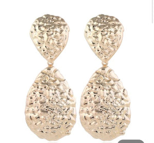 *Gold Shell Earrings - N2